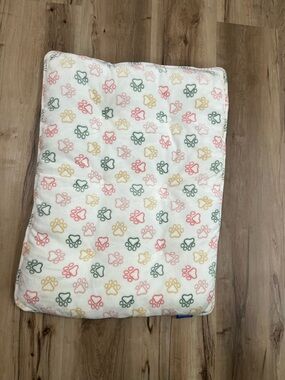 Plush White Paw Print Pet Bed - Multicolor Paws